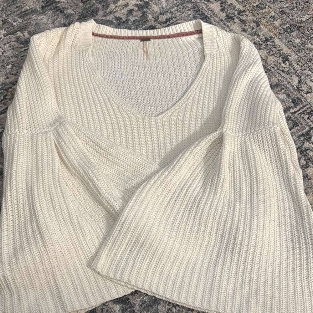 Free People Elegant Cream V-Neck bell sleeve Sweater